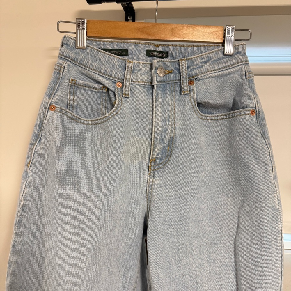 Women’s Ripped Jeans - Picture 3 of 7